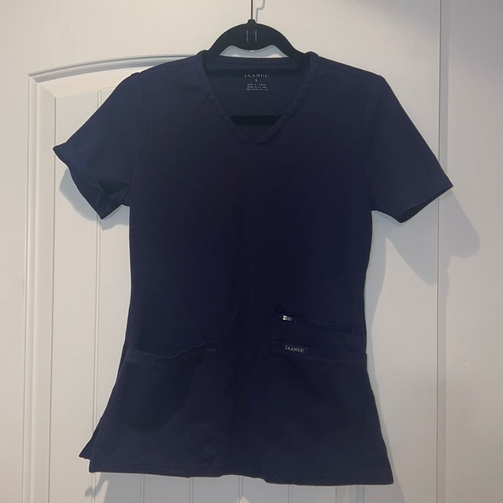 Jaanuu navy scrub top